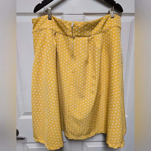 Modcloth Womens Yellow Polka Dot A-Line Swing Belted Skirt Plus Size 2X Pockets - Picture 8 of 13